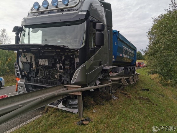 11.09.2020 Verkehrsunfall LKW vorne